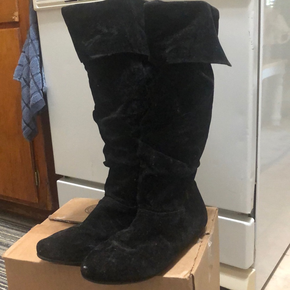 Black suede boots